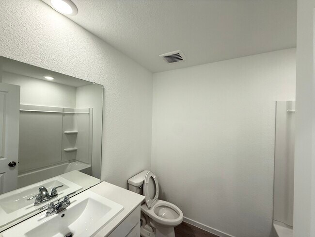 Building Photo - 28907 Bison Haven Dr