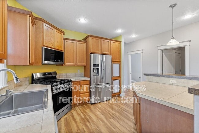 Building Photo - 7909 SW Oviatt Dr