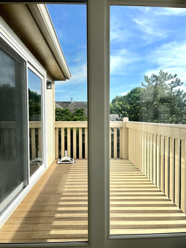Building Photo - 1266 N Regency Dr