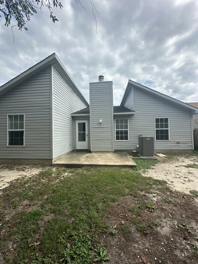 Building Photo - Beautiful 3 Bedroom, 2 Bath Home-3013 Steeple Chase Ct.