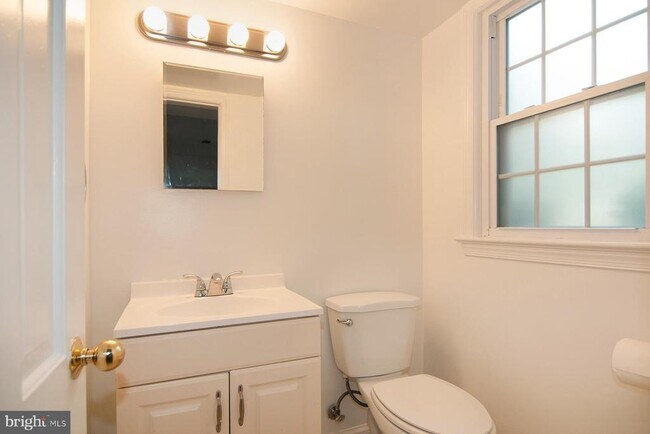 Building Photo - 5504 Beech Ave