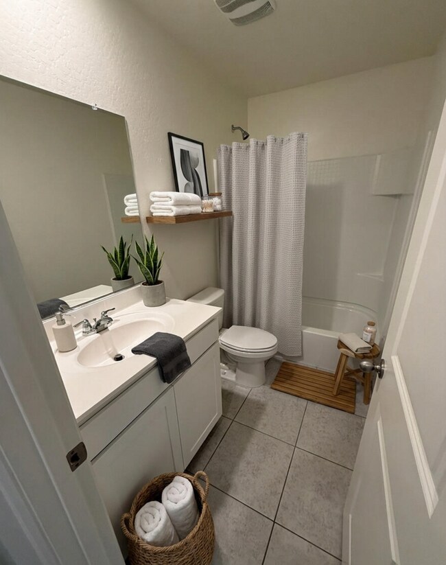 Building Photo - Spacious 5 bed 4.5 bath home in Florence, AZ!