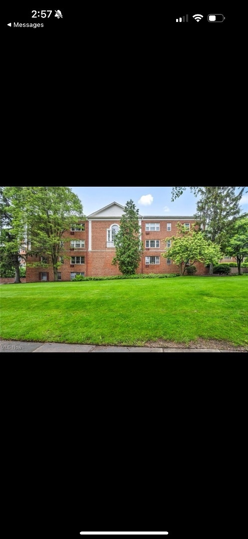 Building Photo - 15825 Van Aken Blvd