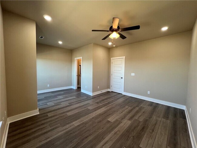 Building Photo - 2227 W Million Ln
