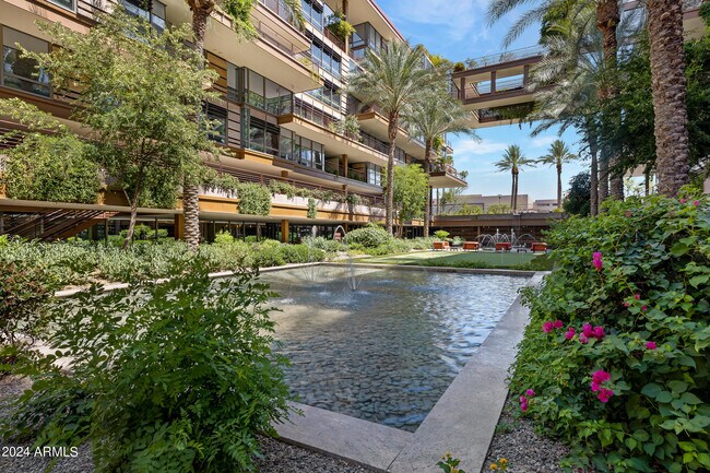 Building Photo - 7121 E Rancho Vista Dr