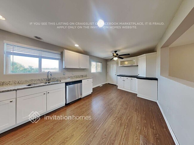 Building Photo - 387 Helena Cir