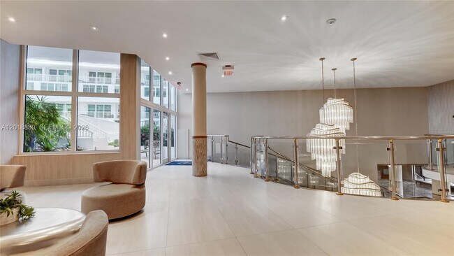 Building Photo - 5401 Collins Ave