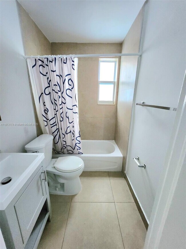 Building Photo - 7936 Harding Ave