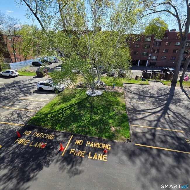 Building Photo - 52 Atwood St