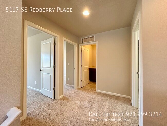 Building Photo - 5117 SE Redberry Pl