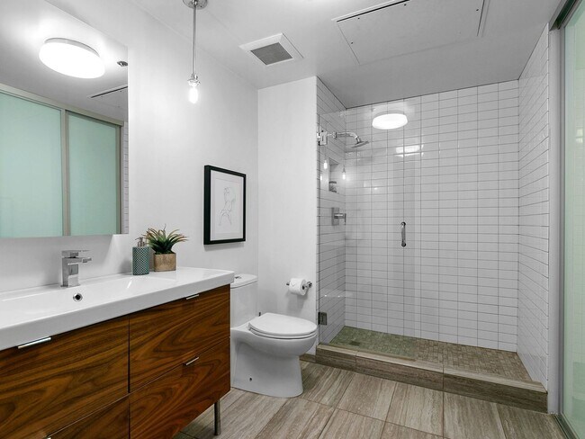 Building Photo - Historic Chown Pella Building - east facing Pearl District loft w/parking & storage