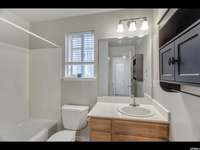 Building Photo - 826 Sugar Maple Ct