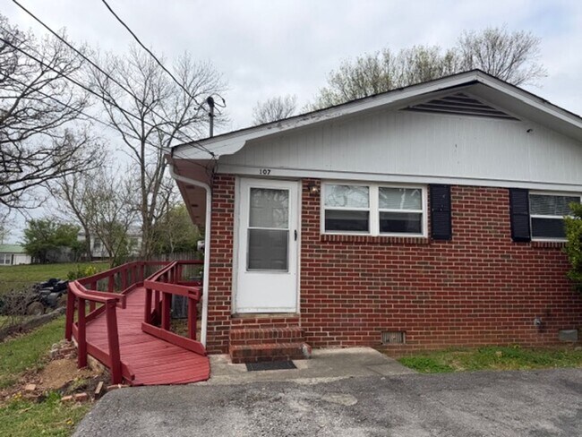 Building Photo - 107 Jackson St NW