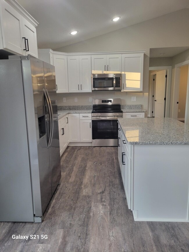 Building Photo - 6036 Seneca Trail