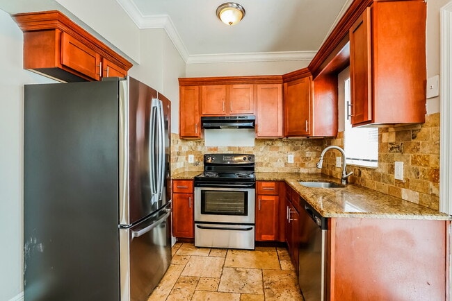 Building Photo - 1423 Brookhill Dr