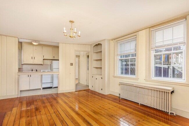 Building Photo - 137 Washington St