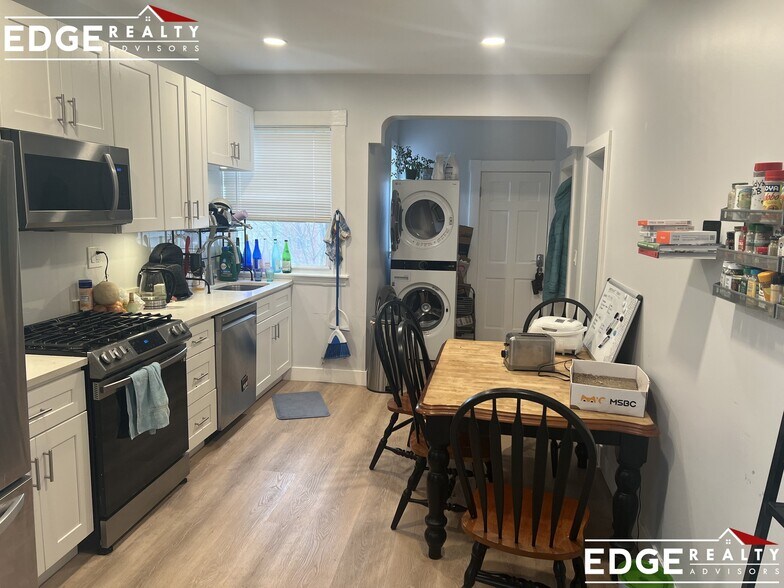 Building Photo - 13 Berkshire St