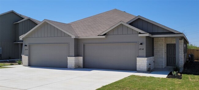 Building Photo - 1216 Garland Rd