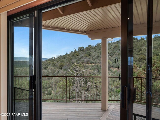 Building Photo - 3160 Rainbow Ridge Dr