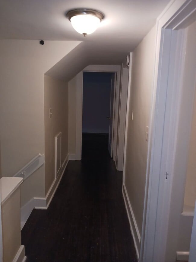 Building Photo - 173 Upland Avenue