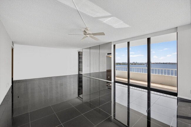 Building Photo - 5540 N Ocean Dr