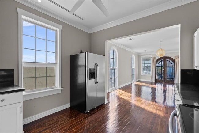 Building Photo - 912 32nd St