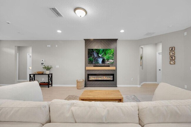 Building Photo - 161 Goldcrest Wy