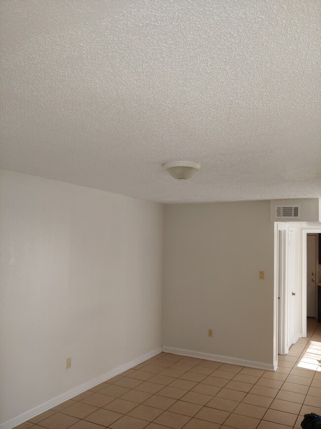 Building Photo - 118 Oak Ridge Ave