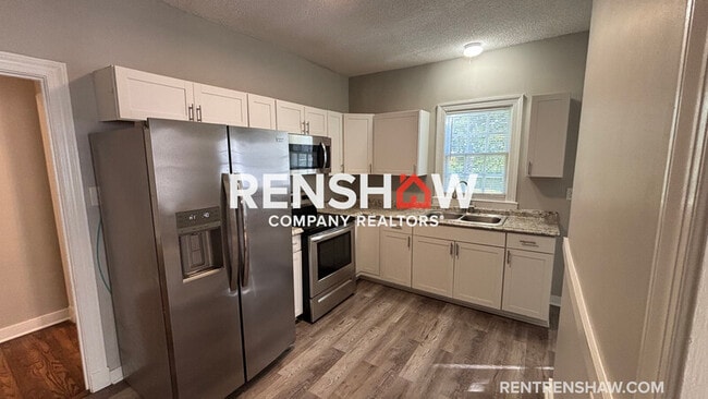 Building Photo - 2377 Jackson Ave