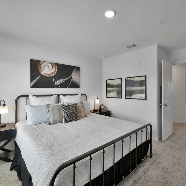 Building Photo - Luxury 2-Bed Home | Spacious Interiors!