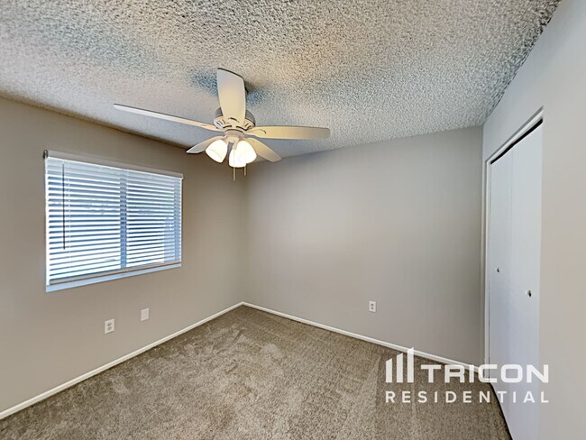 Building Photo - 828 N Pine Ct