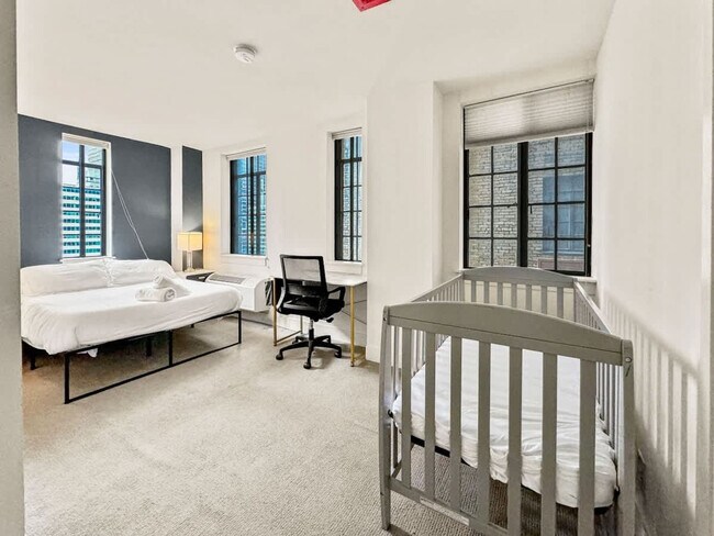 Building Photo - 111-23 N 15th St