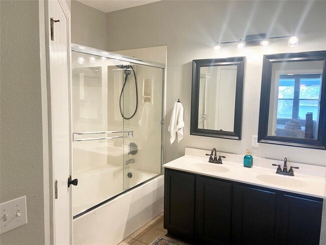 Building Photo - 4805 Virginia Dare Ln