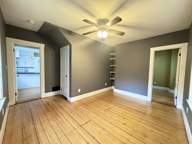 Building Photo - 47 1/2 Jamaica Street Unit 2