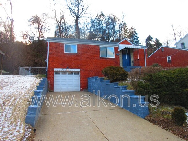 Building Photo - 1097 Roseanne Ave