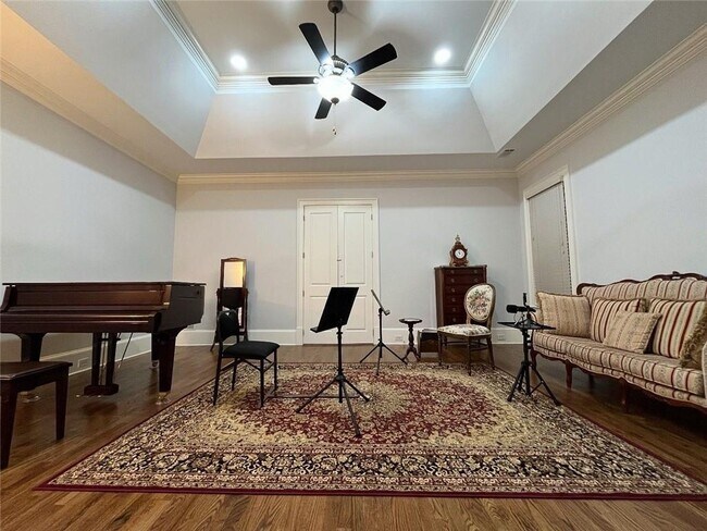 Building Photo - 3445 Rialto Pl