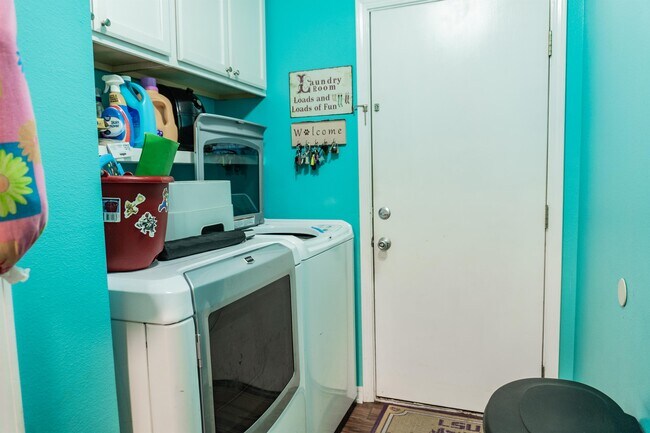 Building Photo - 309 Adams Dr