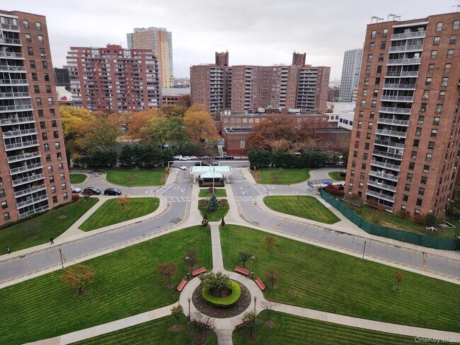 Building Photo - 61-35 98th St