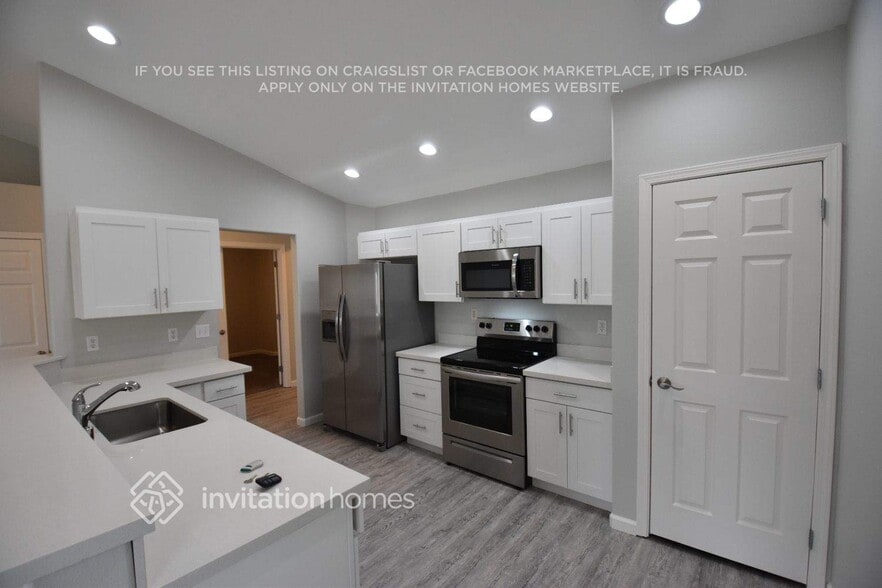 Building Photo - 17931 25th Ave Ct E