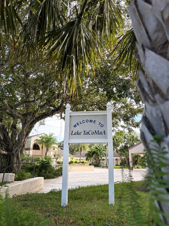 Building Photo - 3529 NW 35th St