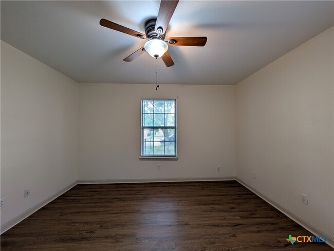 Building Photo - 1134 Misty Acres Dr