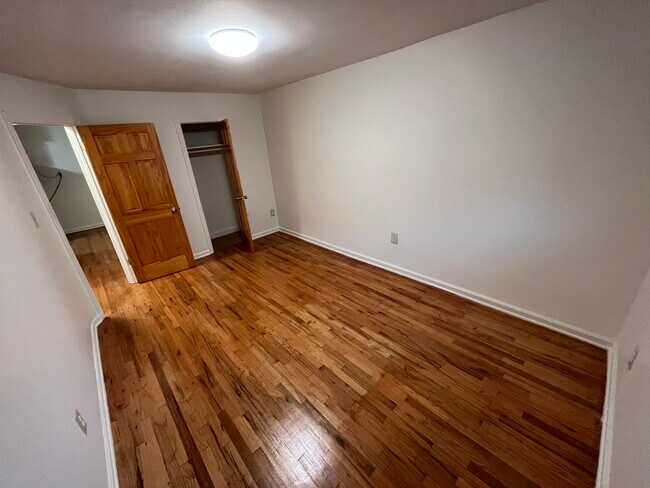 Building Photo - 3720 Bronxwood Ave