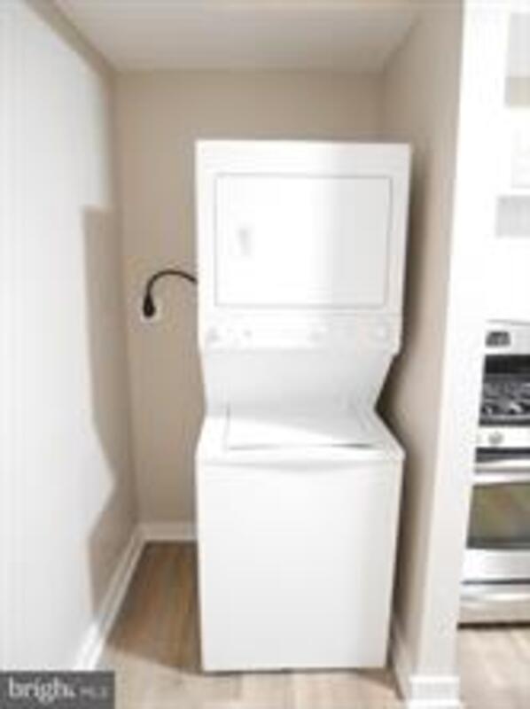 Building Photo - 2207 Callow Ave