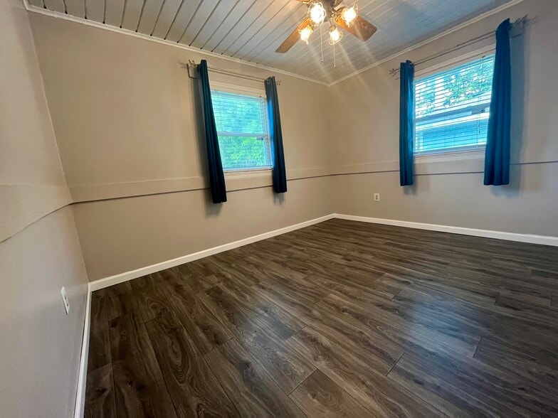 BR1 alt view - 1407 W Church St