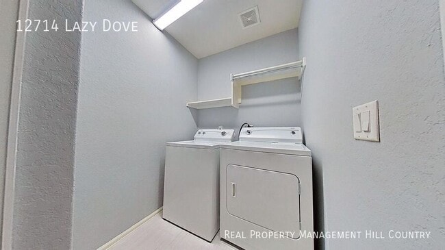 Building Photo - 12714 Lazy Dove