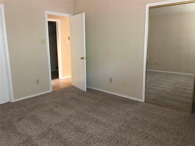 Building Photo - 904 Sylvan Creek Dr