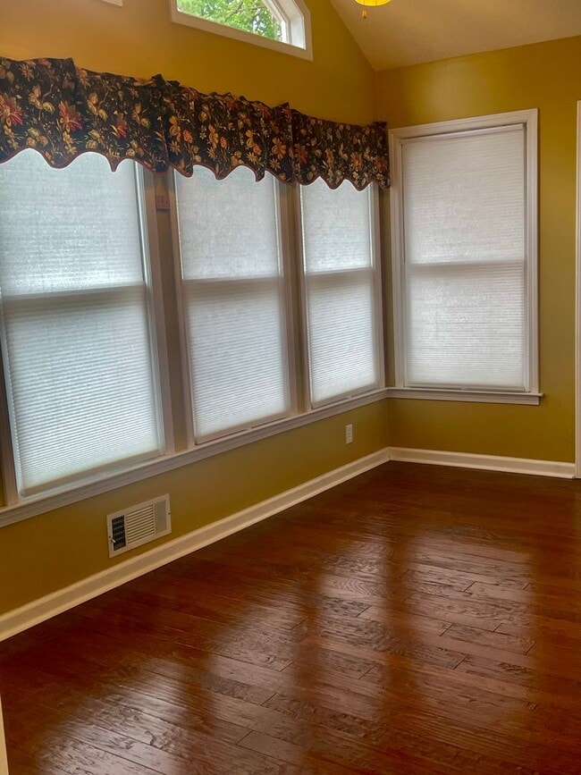 Building Photo - Beautiful Brick Ranch with basement