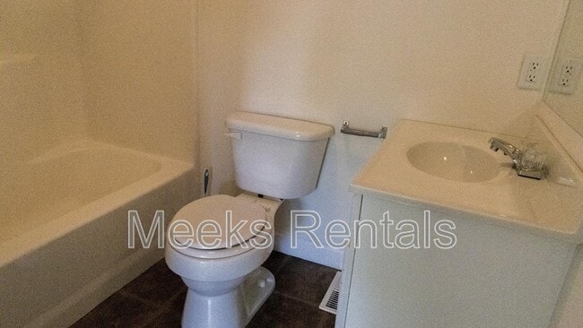 Building Photo - 410 Mill Rd