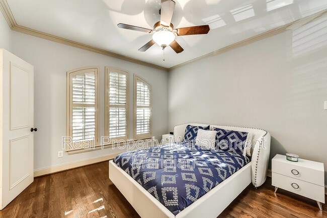 Building Photo - 3822 Brown St