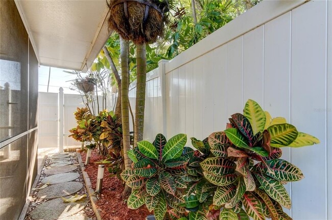 Building Photo - 407 15th Ave